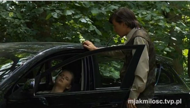 M jak miłość. Justyna (Olga Kalicka), Franek (Piotr Nerlewski)