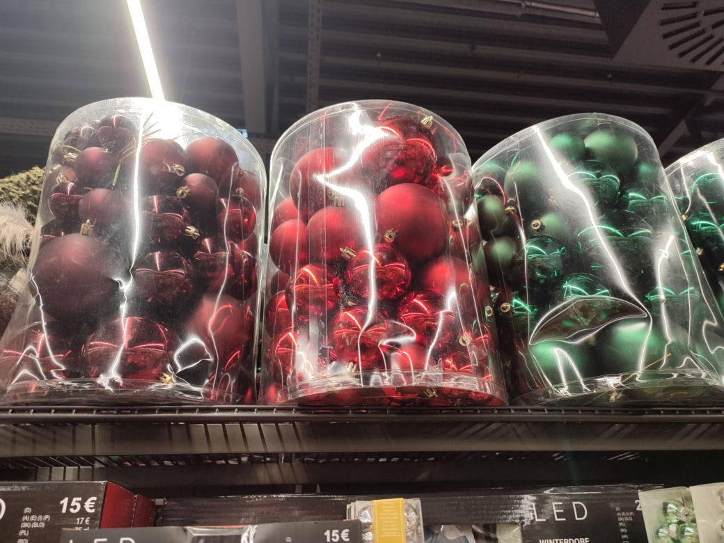 Bożonarodzeniowe ozdoby już w sklepach! Co kupimy w sklepie Tedi czy Kik? [ZDJĘCIA]