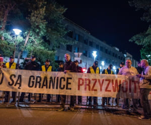 Protest pod sejmem przeciwko zmianom w sądownictwie