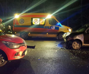 Wypadek na DK 25 w Chmielnikach! Cztery osoby trafiły do szpitala! [ZDJĘCIA]