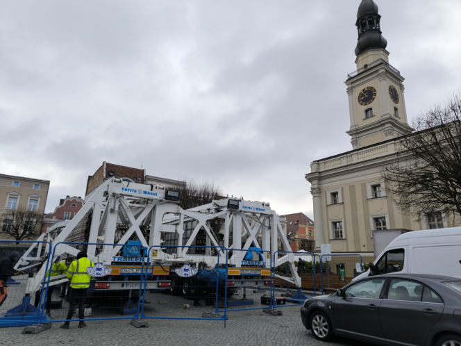 Karuzela na rynku w Lesznie