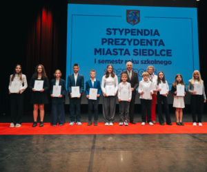 Najzdolniejsi uczniowie odebrali stypendia Prezydenta Miasta Siedlce