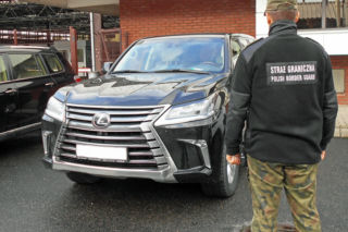 Odzyskali potężnego Lexusa LX. Auto zostało skradzione na terytorium Rosji