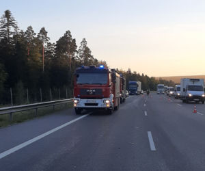 Skarżysko-Kamienna. Wypadek na S7! Kilku rannych w zderzeniu busa i tira [ZDJĘCIA]