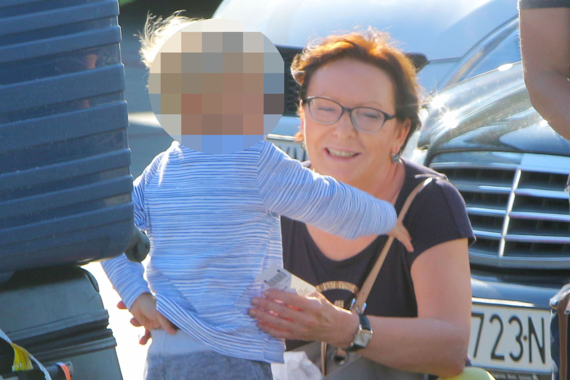 Córka Kopacz wróciła do Polski