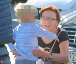 Córka Kopacz wróciła do Polski