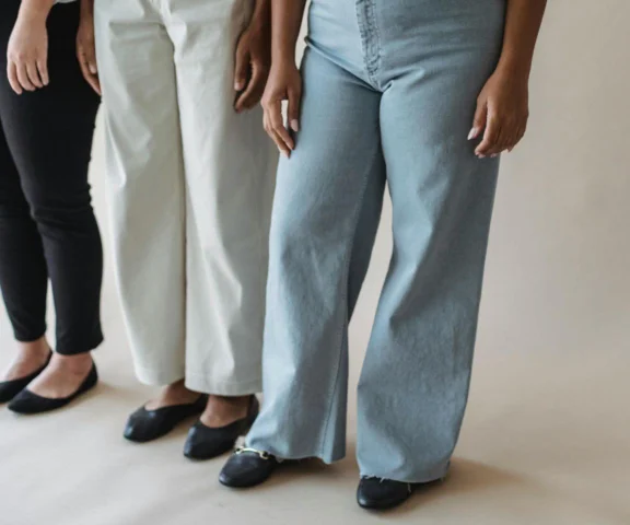 Te spodnie to absolutny hit lata 2026. Polki oszalały na punkcie tego fasonu