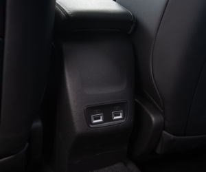 Peugeot 2008 GT Line vs Renault Captur Intens