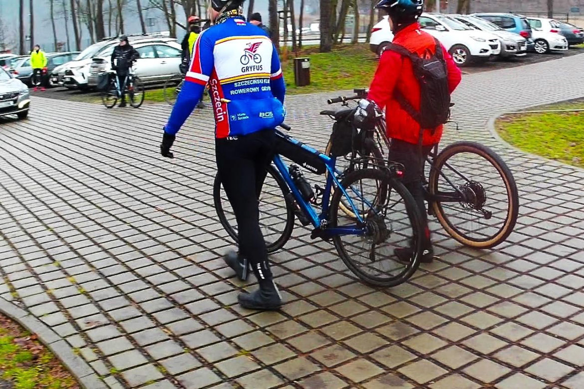 Noworoczny rajd rowerowy nad jezioro Świdwie
