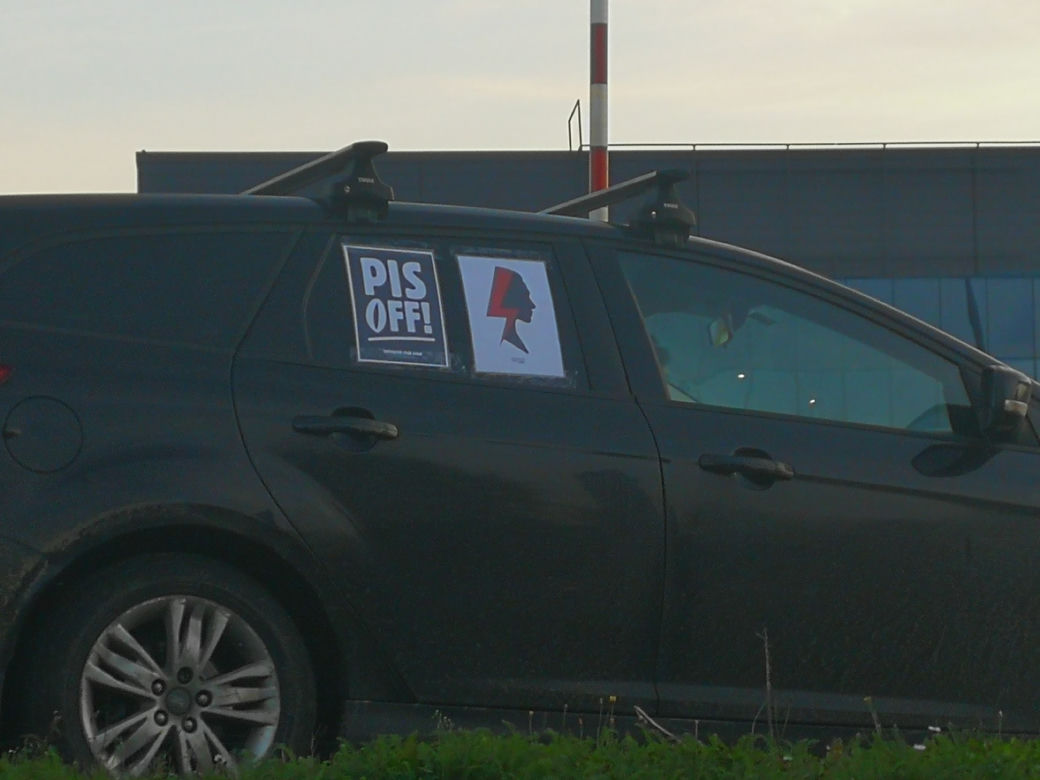 "To jest wojna". Strajk Kobiet w Krakowie. Stolica Małopolski utonęła w korkach 