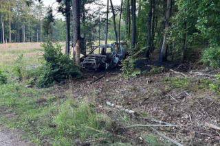 Tragiczny wypadek w gminie Miłomłyn. Samochód stanął w płomieniach, kierowca nie żyje