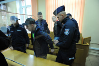 Wiesław został oblany benzyną i podpalony na klatce. Sąd znowu zdecydował o losie podejrzanych braci