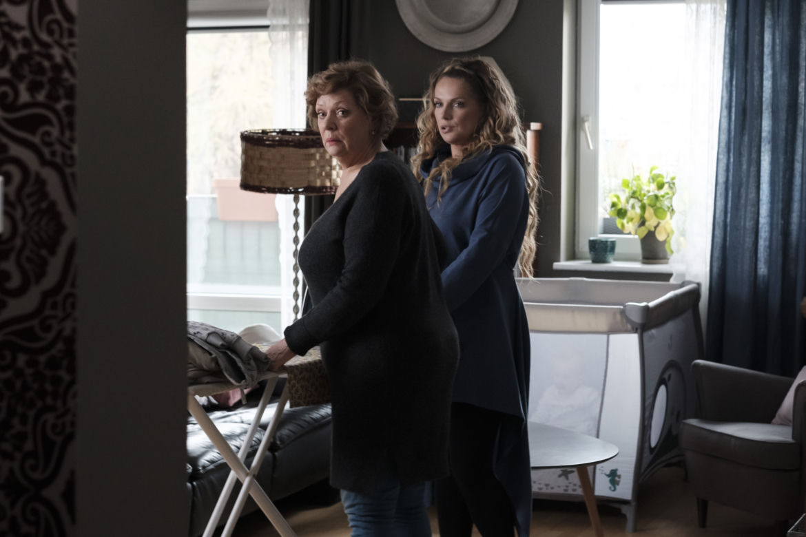Przyjaciółki, 15 sezon, odc. 173: Patrycja (Joanna Liszowska), Ela (Elżbieta Jarosik)
