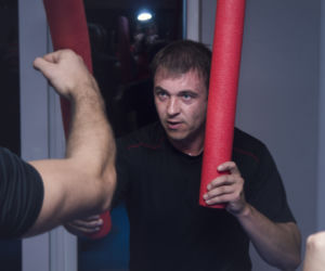 Radek Liszewski trenuje kick boxing