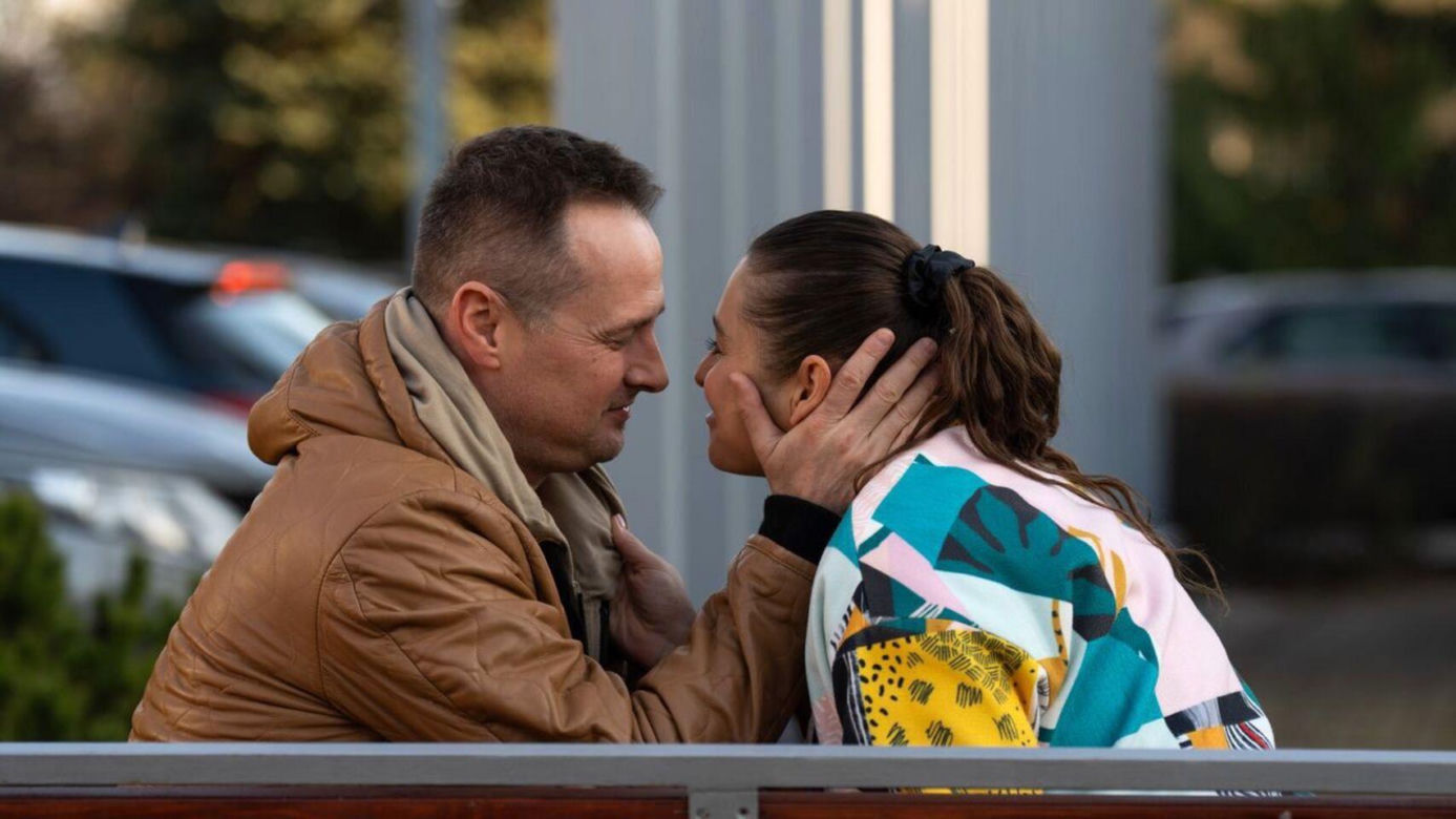 Na dobre i na złe odc. 948. Iga Kaczorowska (Anna Szymańczyk), Aleks - Aleś Zagajewski (Paweł Małaszyński)