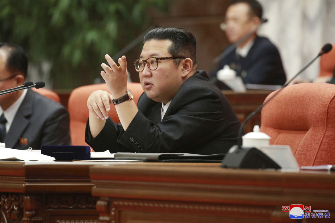Kim Dzong Un dalej chudnie! Nie poznasz go na tym zdjęciu
