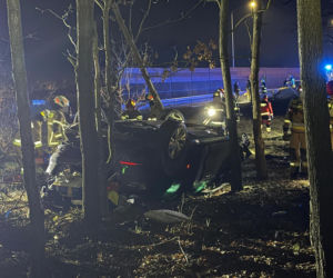 24-latek dachował Audi aż wypadł silnik! Przez cztery powiaty uciekał przed policją