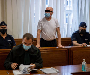 Zabił kolegę siekierą i mieszkał ze zwłokami