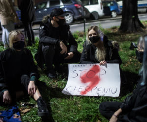 Pogrzeb praw kobiet. Protest po wyroku TK w Krakowie