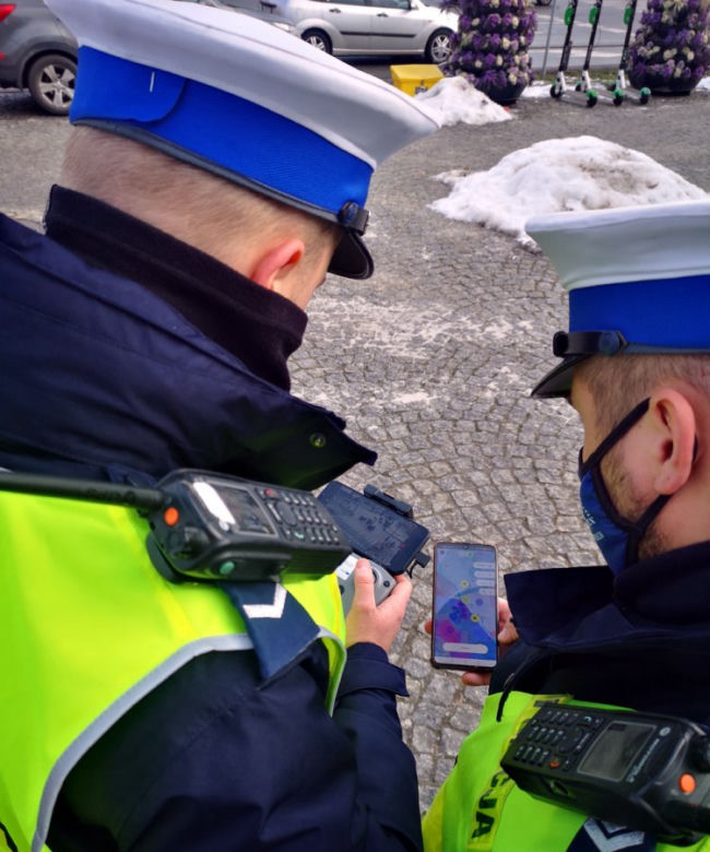 Dron w powietrzu, to patrol za rogiem!