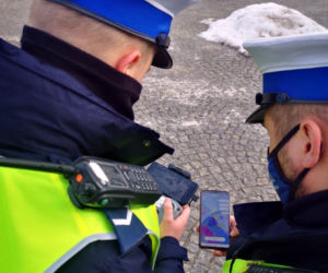 Dron w powietrzu, to patrol za rogiem!
