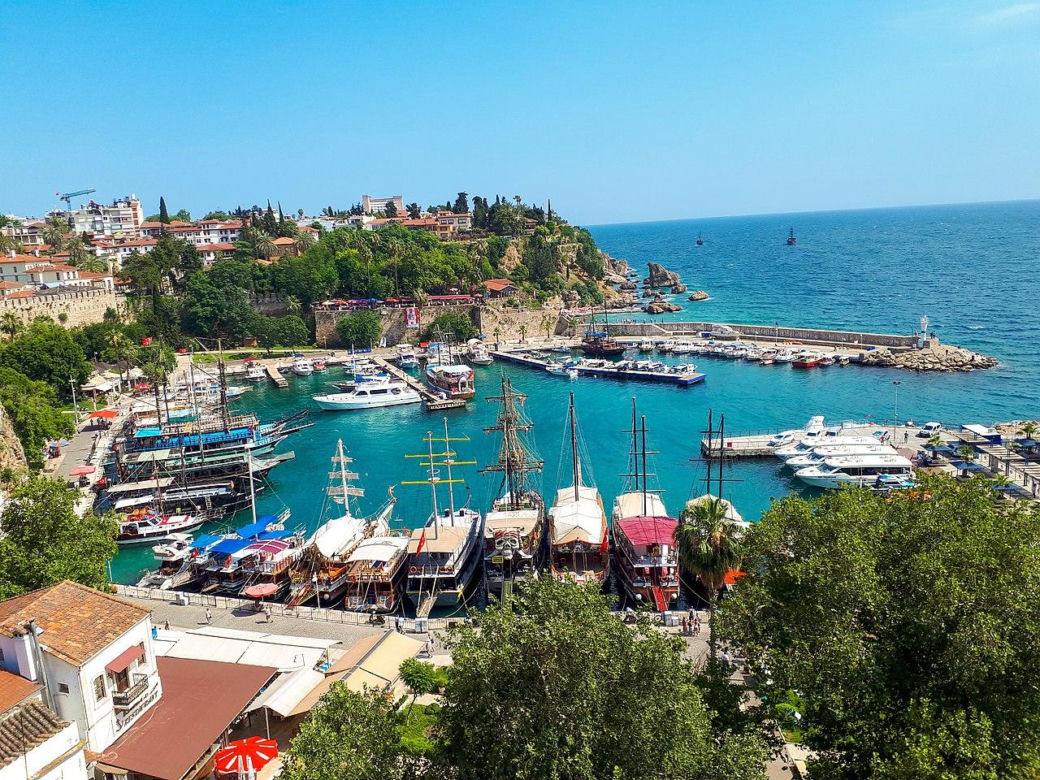 "Brama Morza Śródziemnego" jest idealna na city break z Rzeszowa. Antalya z pewnością cię nie zawiedzie 
