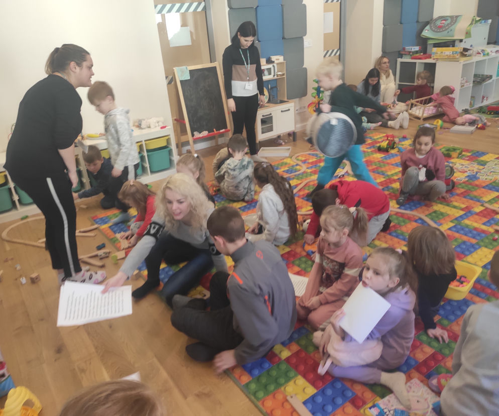 Otwarcie świetlicy dla ukraińskich dzieci Lokomotywa w kamienicy Deskurów