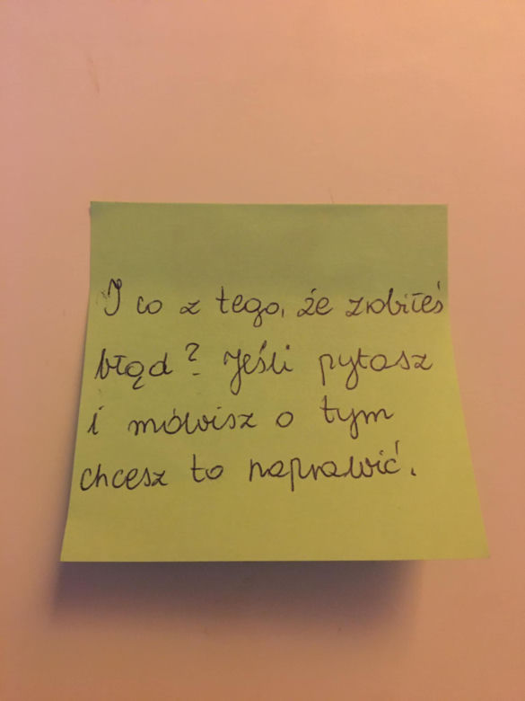 Te słowa dzieci mają uświadomić. Kolorowe karteczki stały się już symbolem 