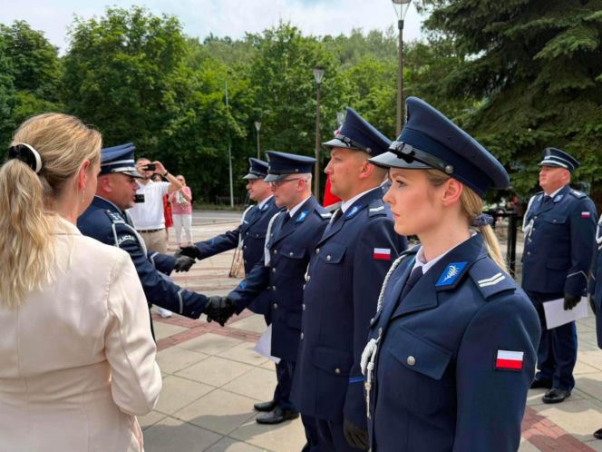 Święto Policji w Starachowicach. Uroczyste awanse, rodzinny piknik i podziękowania