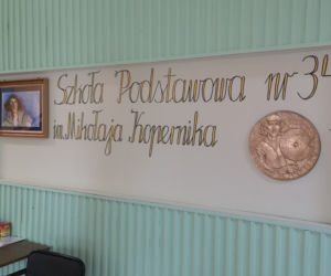 Egzamin ósmoklasisty 2021 w Katowicach. Uczniowie zestresowani! Jak im poszło? [ZDJĘCIA, WIDEO]