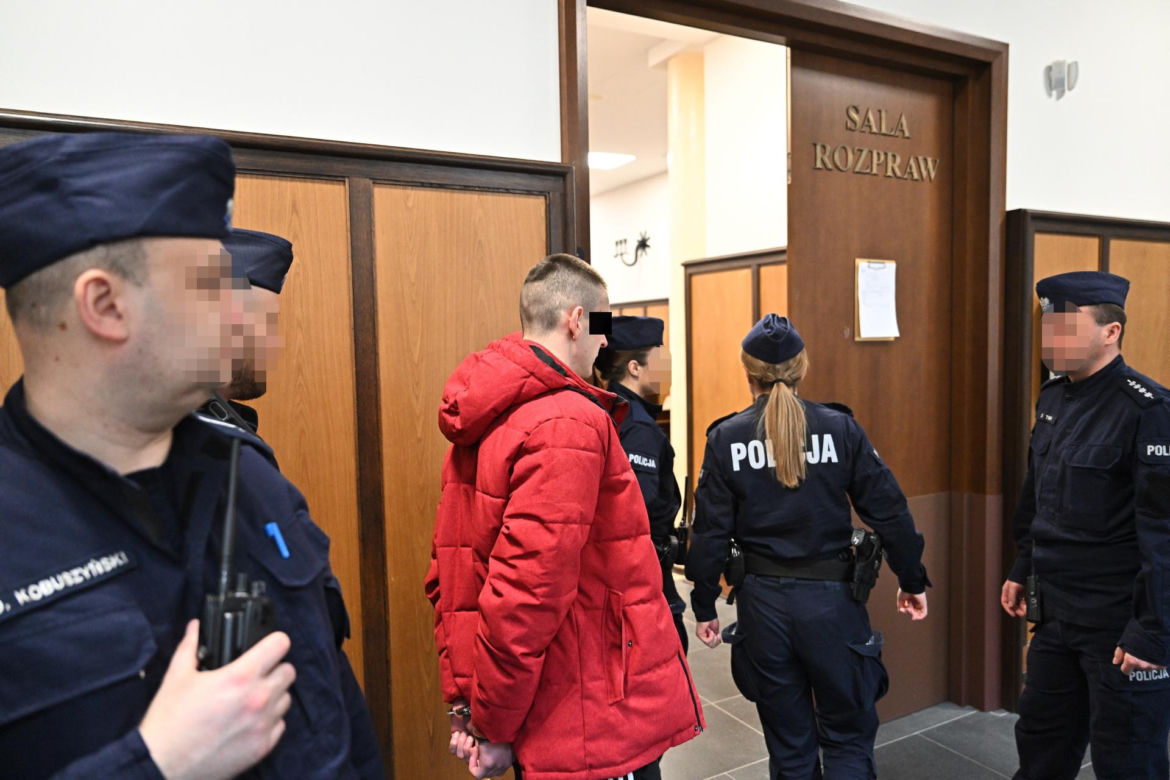 „Nie pamiętam czy dusiłem mamę i atakowałem ją nożem”. Zabił matkę, a potem babcię? Wstrząsające ustalenia