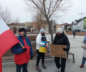 Starachowice solidarne z Ukrainą. Wiec poparcia na Rynku