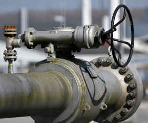 Awaria rurociągu w Uckermark. Słup ropy bije w górę