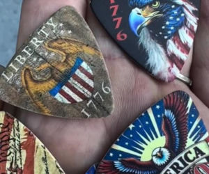 James Hetfield w śmiesznych okularach świętował 250-lecie USA! Narzeczona frontmana Metalliki wrzuciła nagranie