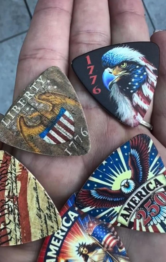 James Hetfield w śmiesznych okularach świętował 250-lecie USA! Narzeczona frontmana Metalliki wrzuciła nagranie