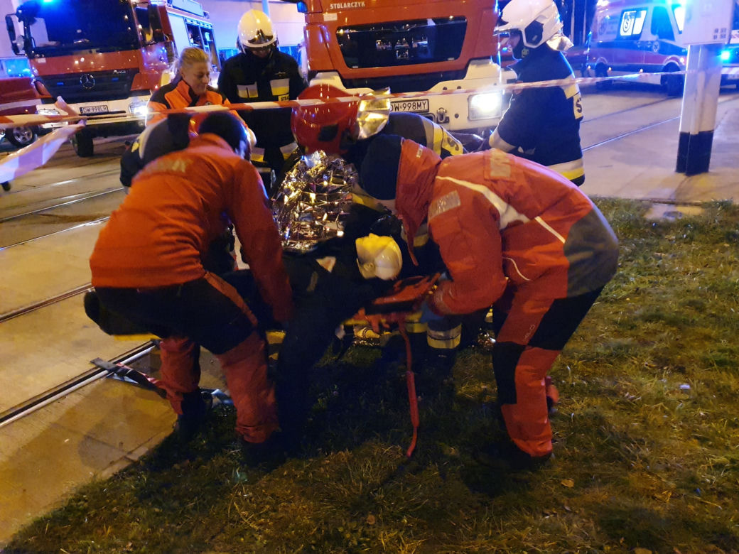 Tramwaj w płomieniach, 30 rannych, 16 zastępów... na szczęście to scenariusz szkolenia