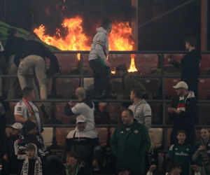 Płoną trybuny przez Łazienkowskiej 3