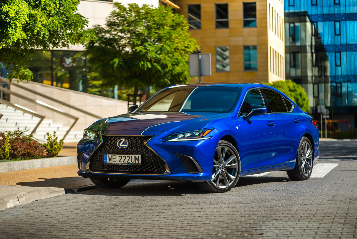 Lexus ES300h F Sport
