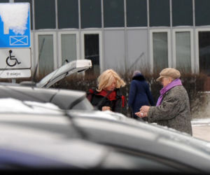 Katarzyna Figura odwiozła mamę do szpitala