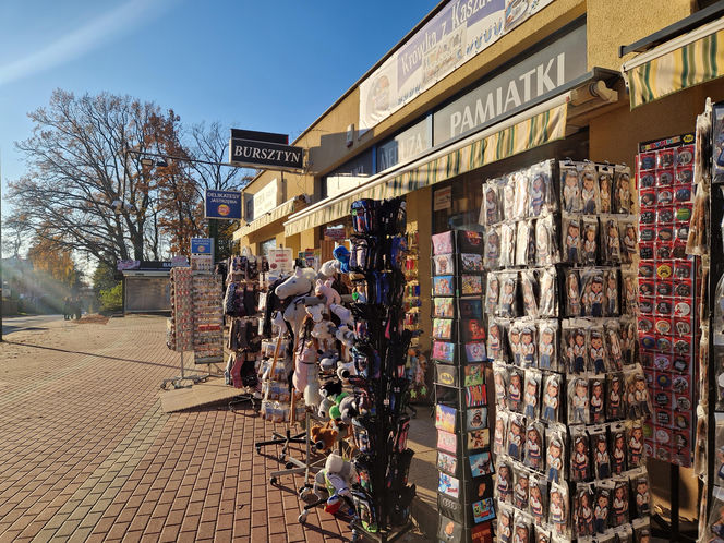 Nowy trend nad morzem! Lody i pamiątki w połowie listopada? Ta nadmorska miejscowość jest czynna cały rok