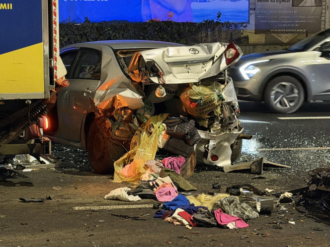 Miał trzy promile, rozbił cztery auta. 26-latek roztrzaskał się w Warszawie