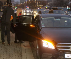Już w PRL-u jeździła Porsche, teraz Polacy zrzucą się na jej emeryturę? Tego chce rząd Tuska