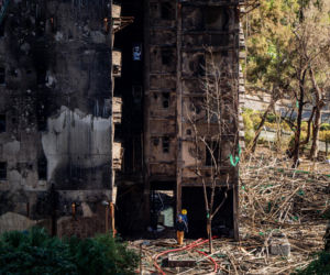 Hongkong pogrążony w żałobie po tragicznym pożarze wieżowców. Liczba ofiar wzrosła do 146