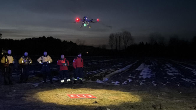 Wkra powyżej poziomu alarmowego. Na miejsce ruszyli strażacy