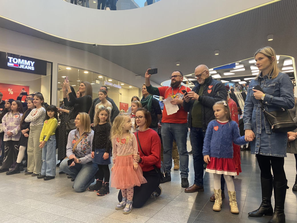 WOŚP w Olsztynie. W Galerii Warmińskiej odbyły się koncerty, pokazy wokalne i inscenizacje walk [ZDJĘCIA]