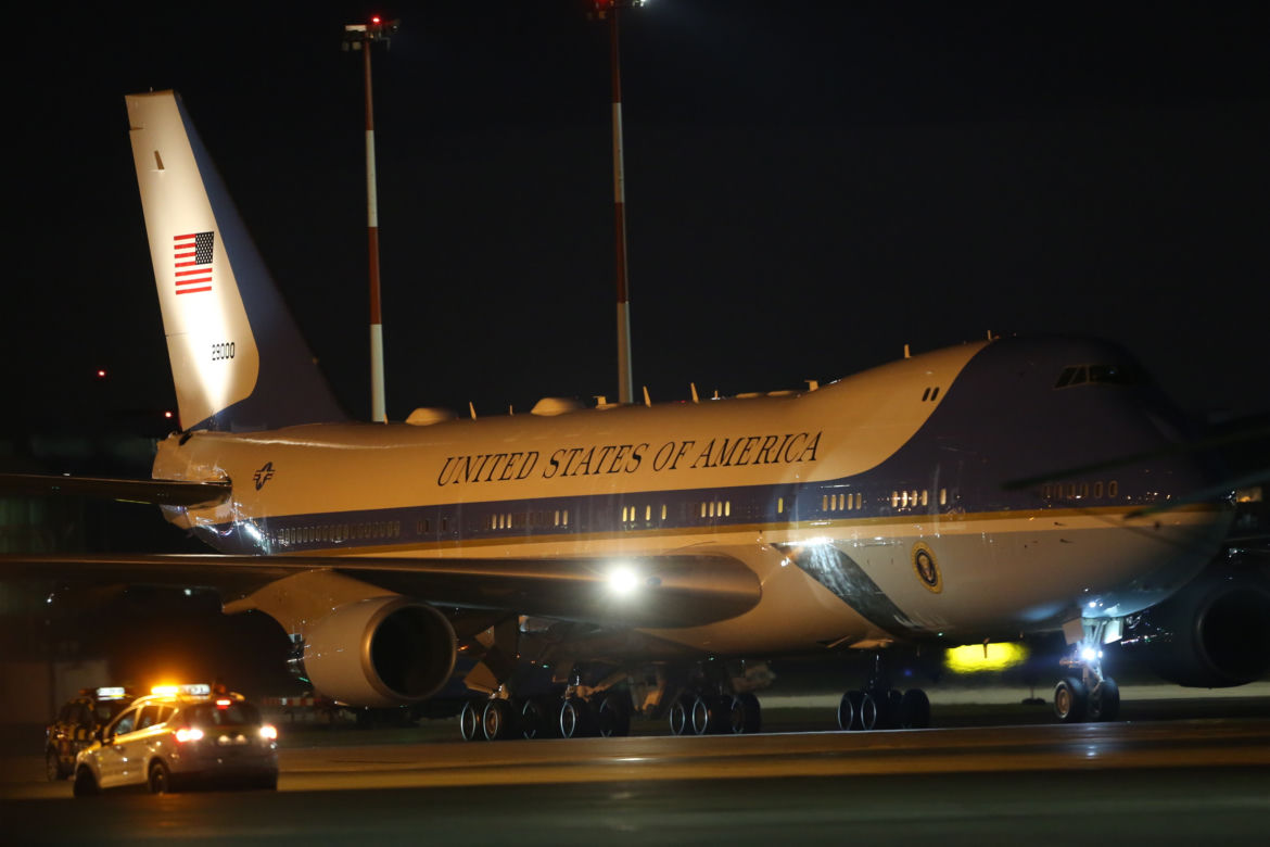 Air Force One wylądował w Warszawie