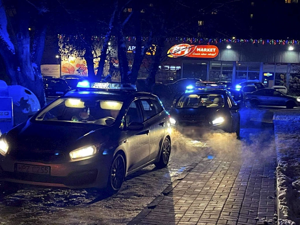 Pościg przez ponad 40 kilometrów za skradzionym autem. Złodzieje uciekł pieszo