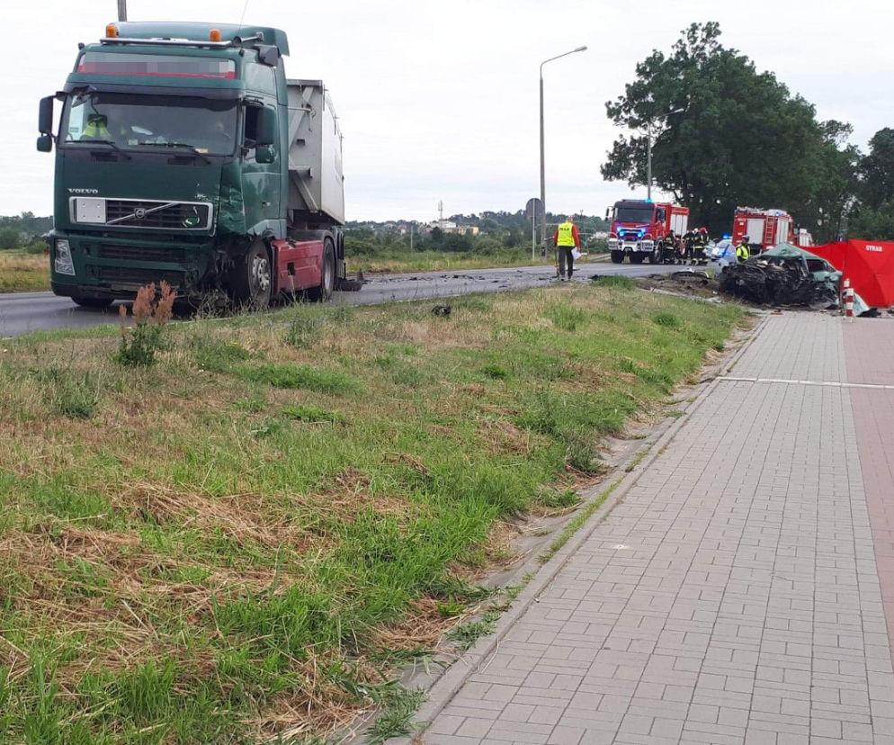 Tragiczny wypadek na trasie Nakło - Paterek. Nie żyje 32-letni mężczyzna! [ZDJĘCIA]