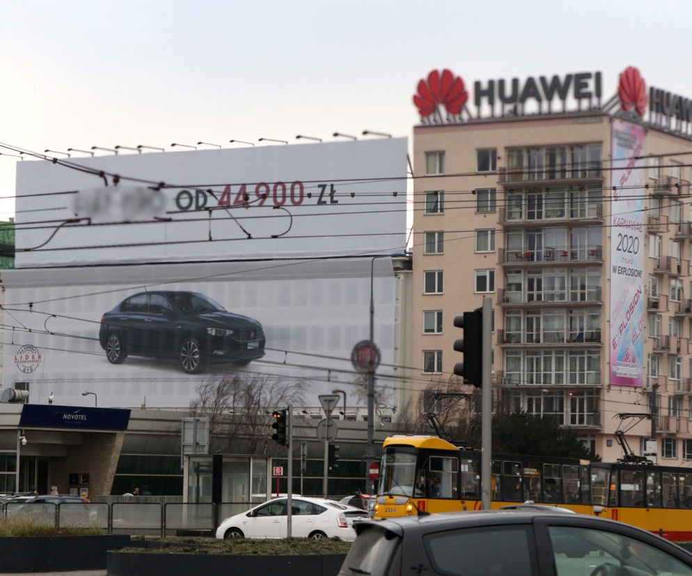 Wielkie reklamy zostają