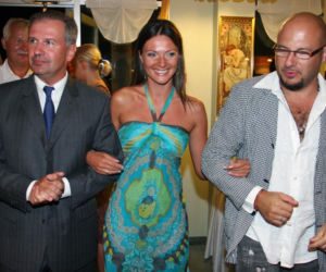 Mało kto wie, że Andrzej Olechowski prezenterem muzycznym i był DJ-em. Wspomniała go gwiazd TVP